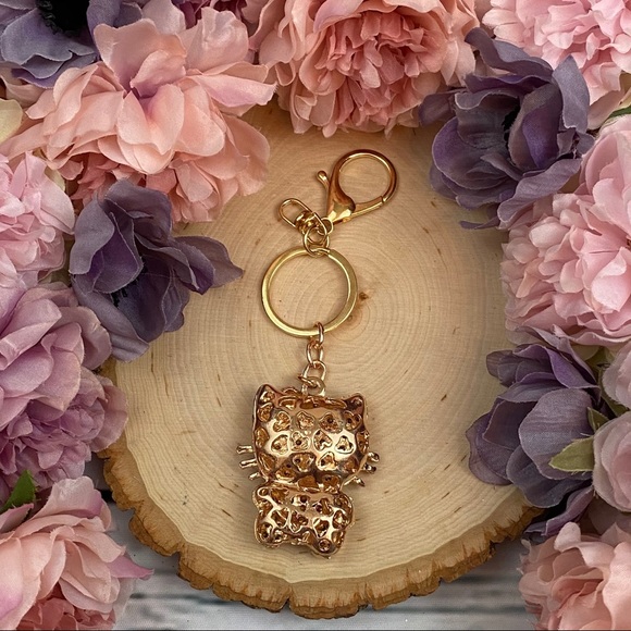 Hello Kitty w/ Heart Crystals on a Gold Keychain - Picture 14 of 16